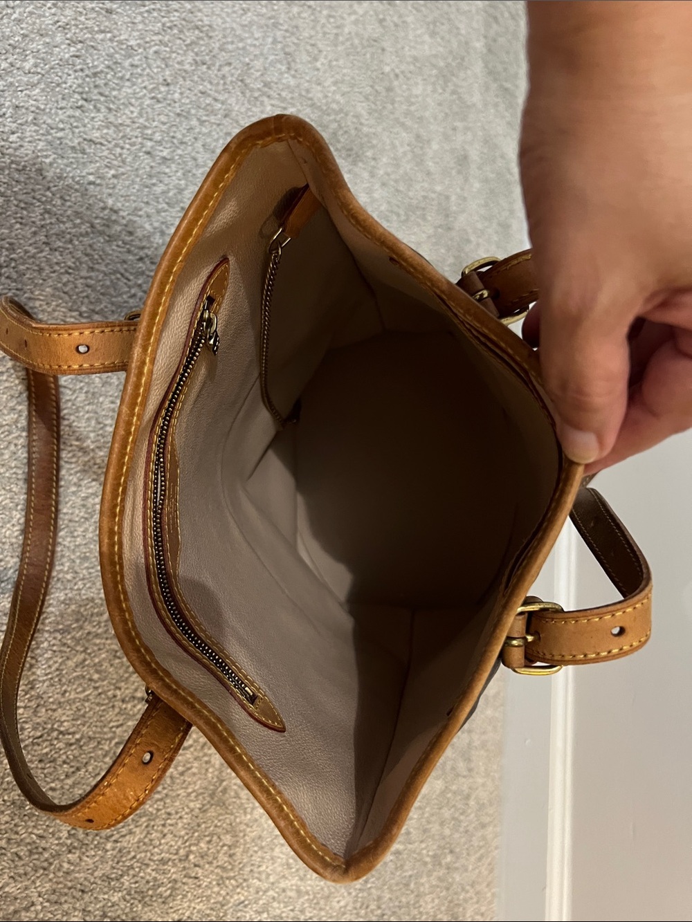 Louis Vuitton Monogram Canvas Bucket Tote with Tan Leather Trim - Picture 2 of 6